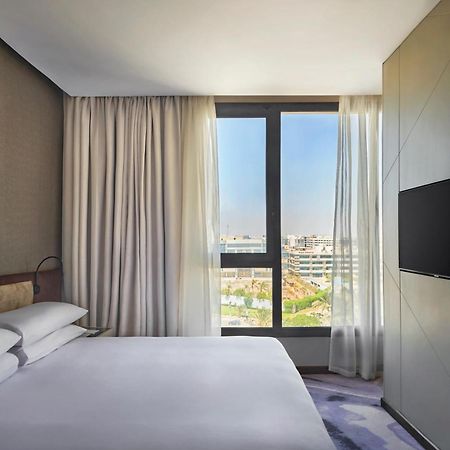 Crowne Plaza - West Cairo Arkan By Ihg 6th of October City Екстериор снимка A bedroom at the hotel